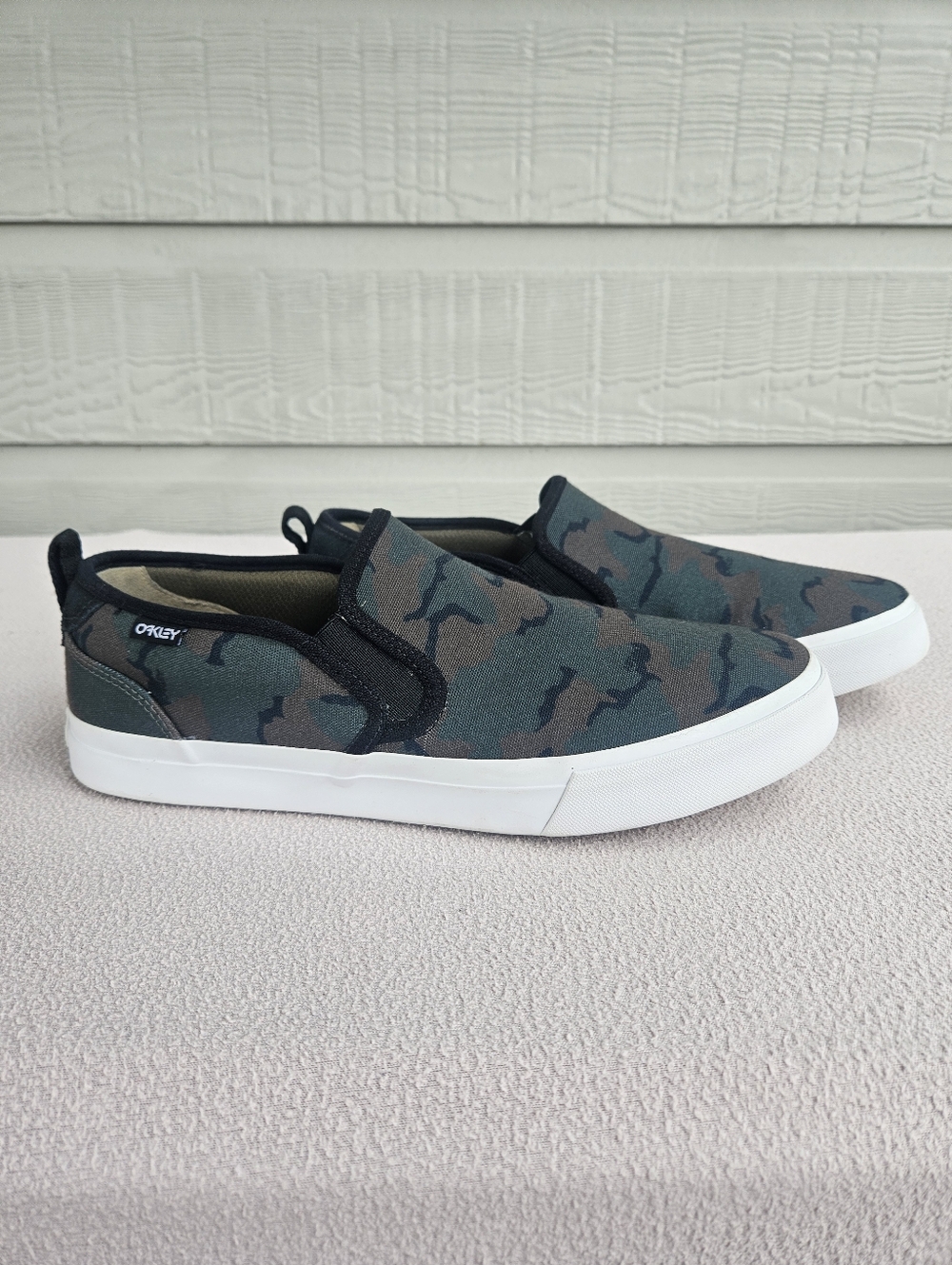 Oakley B1B Classic Slip-On Canvas Sneaker Men SZ 9.5 Green Camo Shoe